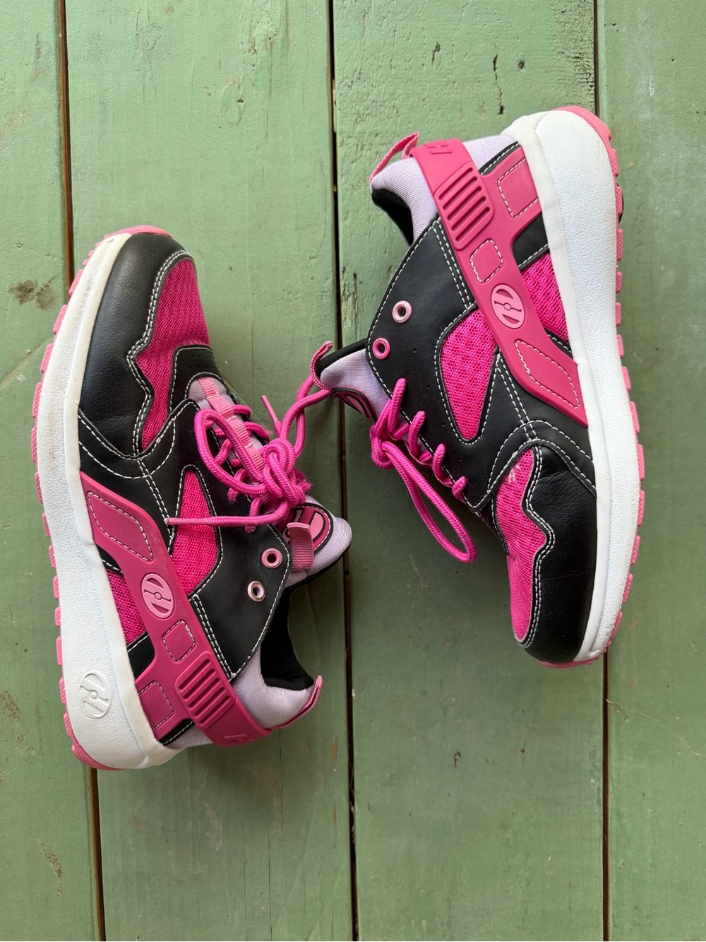 Heelys Kids Black and Pink Lace-Up Sneakers | youth 5 women’s 6